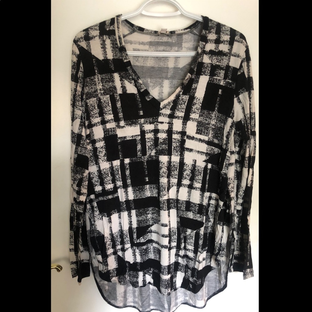 Wilfred Graphic Long Sleeve Side Slit V-Neck